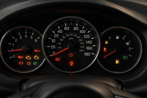 Significado de los testigos del coche y cuando debo llamar a la Grúa